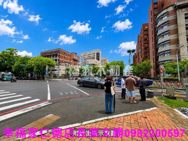 台南東區透天-1